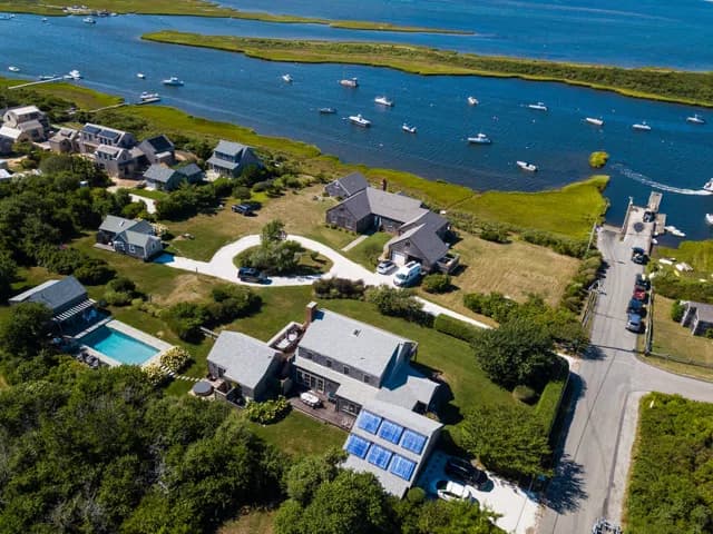 rental property in 8 F Street - House & Cottage