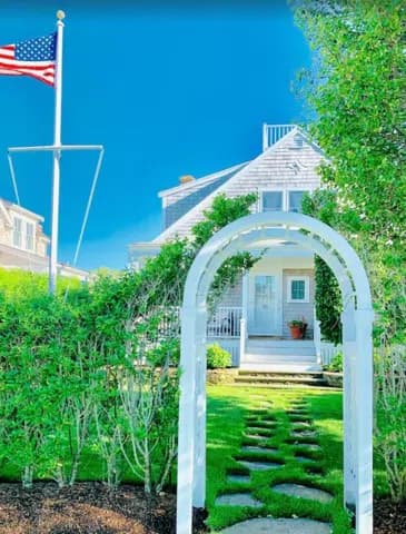 rental property in 14 East Lincoln Avenue