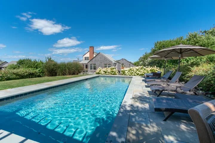 rental property in 8 F Street - House