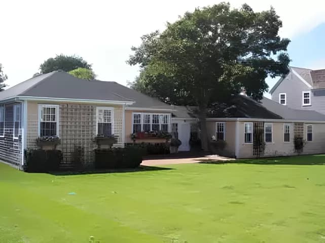 rental property in 6 Lincoln Avenue