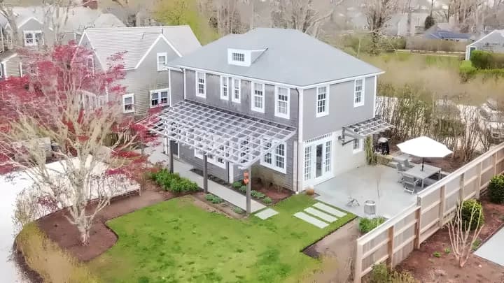 rental property in 2 Howard Court