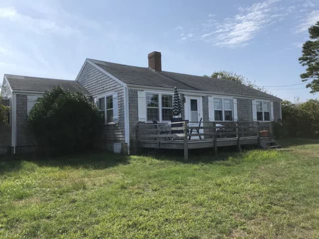 rental property in 12 Douglas Way