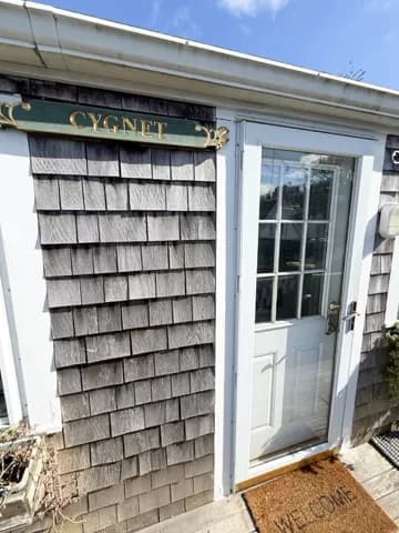 rental property in 17A Washington Upper Cottage "Cygnet"