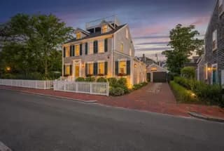 rental property in 35 India Street