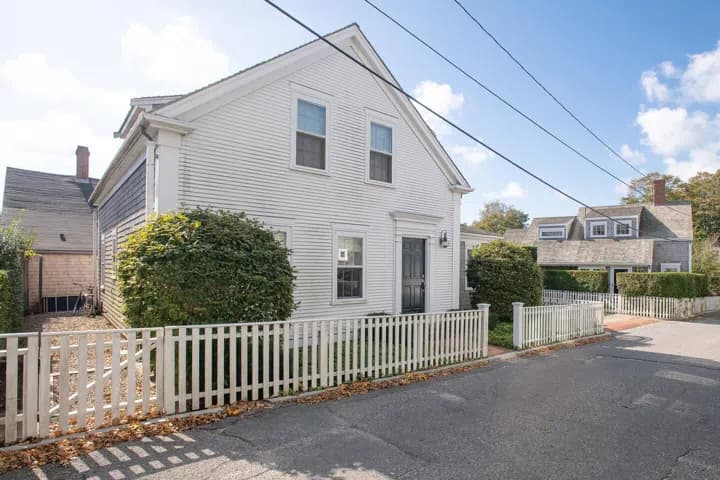 rental property in 44 Pine Street