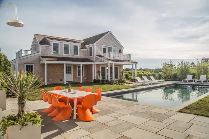 rental property in 32 Nonantum Avenue