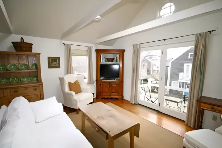 rental property in 3 Old North Wharf