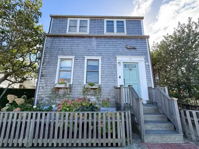 rental property in 17 Washington Street