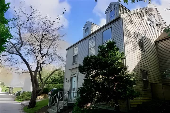 rental property in 6 Angola Street