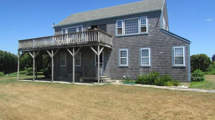 rental property in 16 Wanoma Way