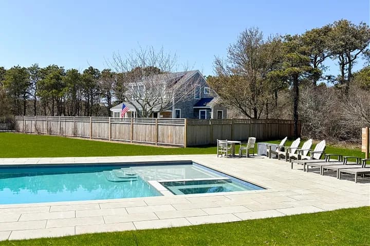 rental property in 20 Field Avenue, Main House
