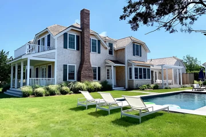 rental property in 46 Monomoy Road